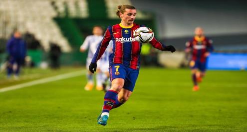 "أصابت جناح طائرة".. جماهير برشلونة تسخر من جريزمان بعد إهدار ركلة جزاء أمام سوسييداد